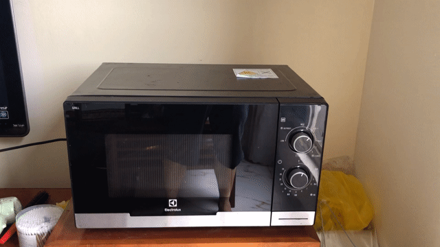 Lò vi sóng Electrolux 25L gần như mới. Mua bán Bếp, lò, đồ điện nhà bếp tại Quận Hoàng Mai Hà Nội được đăng bởi luat nguyen hình 1