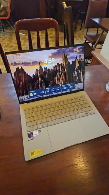 Laptop ASUS Zenbook 14 UX3407QA new 99.9%. Mua bán Laptop tại Quận 3 Tp Hồ Chí Minh được đăng bởi Kim Thủy hình 1