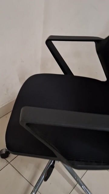 Ghế xoay văn phòng Đen. Mua bán Đồ dùng văn phòng tại Quận 4 Tp Hồ Chí Minh được đăng bởi Hạnh hình 1