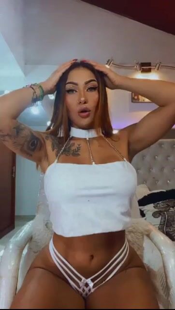 Model - Holly_Thomson bigtits