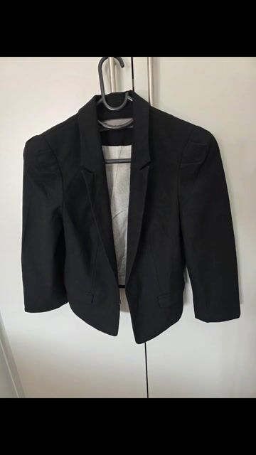 Zara black cropped blazer