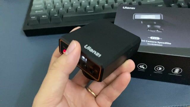 Flash máy ảnh Ulanzi F12 Đen đã sử dụng. Mua bán Máy ảnh, Máy quay tại Quận 12 Tp Hồ Chí Minh được đăng bởi Dinh Tra hình 1