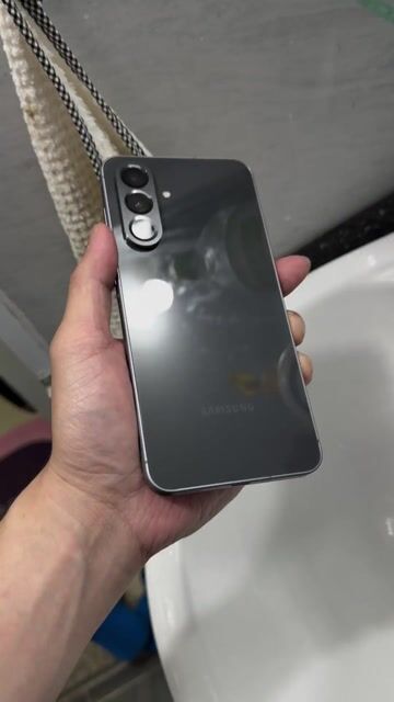 Samsung A56 đẹp keng, không knox. Mua bán Điện thoại tại Quận Tân Phú Tp Hồ Chí Minh được đăng bởi Nguyen Hung hình 1