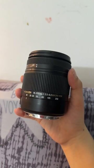 Ống kính Sigma 18-250mm OS HSM. Mua bán Máy ảnh, Máy quay tại Quận 3 Tp Hồ Chí Minh được đăng bởi Lê Thị Nhung hình 1