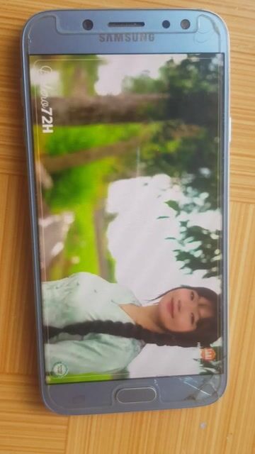 J7 Pro Bạc Kính nứt máy zin pin cầm. Mua bán Điện thoại tại Huyện Phong Điền Cần Thơ được đăng bởi HẢI PHONG ĐIỀN GẦN MỘ PHAN VĂN TRỊ  hình 1