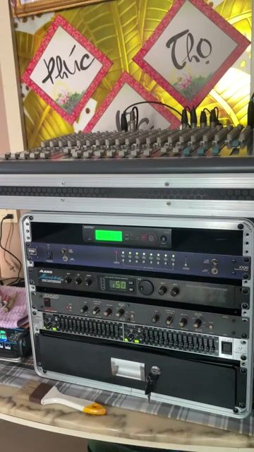 Vang rời Alesis MicroVerb 4 Đen Nguyên zin. Mua bán Tivi, Âm thanh tại Quận Tân Phú Tp Hồ Chí Minh được đăng bởi vi hình 1