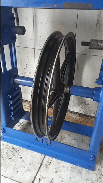 Máy ép chảng ba Promax Thép Thủy lực. Mua bán Đồ chuyên dụng, Giống nuôi trồng tại Thành phố Long Xuyên An Giang được đăng bởi Thời Đại hình 1