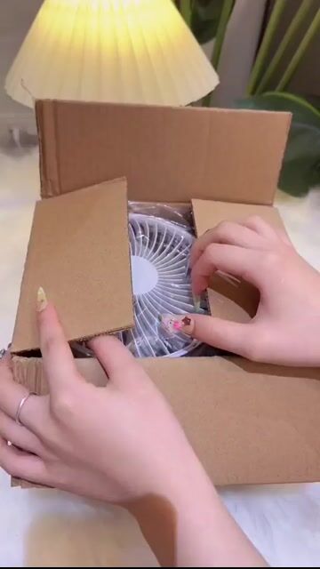 Quạt tích điện Mini Cao cấp với 4 cấp độ gió. Mua bán Quạt tại Quận Bình Thuỷ Cần Thơ được đăng bởi Trần Ngọc Giám hình 1