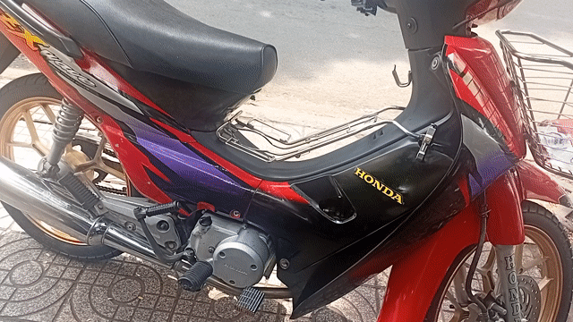 Honda Wave ZX Đỏ Đen Tím. Mua bán Xe máy tại Quận 3 Tp Hồ Chí Minh được đăng bởi Lữ Trung Hùng hình 1