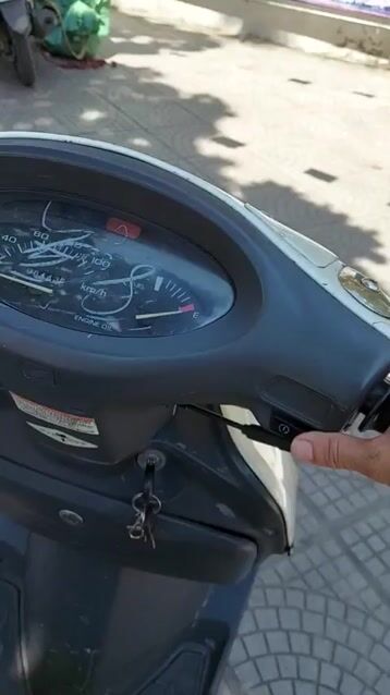 Bán xe Honda Spacy Nhật mầu trắng chính chủ. Mua bán Xe máy tại Quận Hai Bà Trưng Hà Nội được đăng bởi Nguyễn Thu Lan hình 1