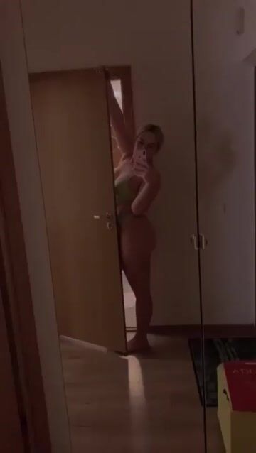 Model - yummy_erika bigtits