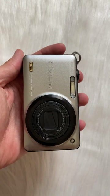 Máy ảnh Casio Exilim ZR10 Bạc 98%. Mua bán Máy ảnh, Máy quay tại Quận Cầu Giấy Hà Nội được đăng bởi Vũ Thành Long hình 1