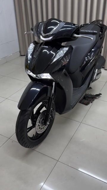 Honda SH 160 ABS Đen bóng 2024 cực đẹp. Mua bán Xe máy tại Quận Thanh Khê Đà Nẵng được đăng bởi THẾ MẪN CHUYÊN XE LƯỚT CÓ BÁN TRẢ GÓP  hình 1