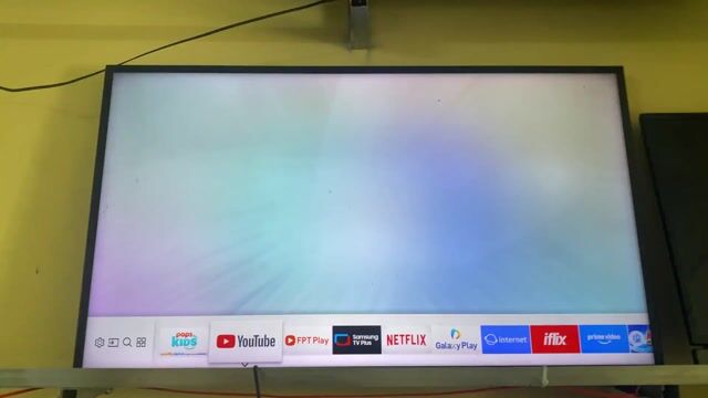 Smart tivi samsung 43inch 43MU6100 qua sử dụng. Mua bán Tivi, Âm thanh tại Quận Tân Bình Tp Hồ Chí Minh được đăng bởi Điện Tử ASIA  hình 1