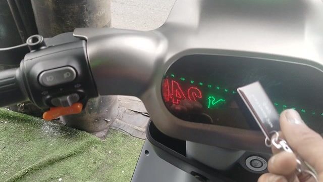 Xe đạp điện Yadea V1 Plus màu Xám. Mua bán Xe đạp tại Huyện Bình Chánh Tp Hồ Chí Minh được đăng bởi Nguyễn Thạnh hình 1