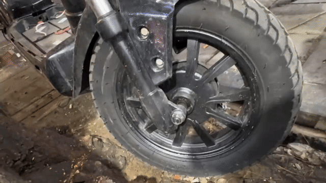 Xe điện Yadea màu Đen mới. Mua bán Xe máy tại Quận Hai Bà Trưng Hà Nội được đăng bởi Hưng Lee hình 1