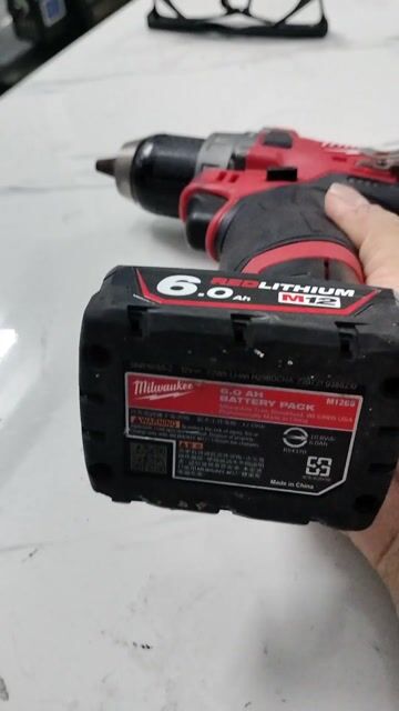 Bộ Máy khoan pin Milwaukee M12  , pin 6.0 , sạc. Mua bán Đồ chuyên dụng, Giống nuôi trồng tại Quận Gò Vấp Tp Hồ Chí Minh được đăng bởi DƯƠNG TÙNG hình 1