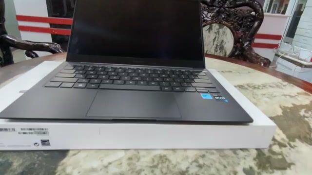 Laptop Samsung Galaxy Book 2 Pro i5 Nặng 868 Gram. Mua bán Laptop tại Quận 11 Tp Hồ Chí Minh được đăng bởi Thanh Giác Tech hình 1