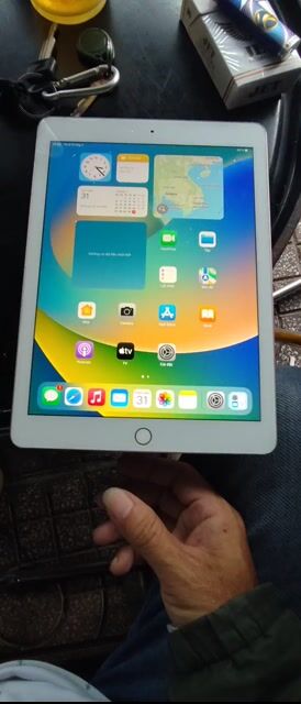 Apple iPad 5 32GB Vàng Vân tay nhạy. Mua bán Máy tính bảng tại Quận Bình Tân Tp Hồ Chí Minh được đăng bởi Chuyên Xác Sống  hình 1