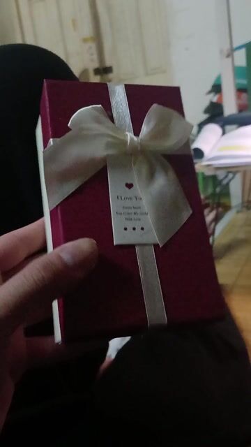 Hộp quà Giấy cứng cáp Đỏ. Mua bán Sở thích khác tại Quận Đống Đa Hà Nội được đăng bởi Lâm Đỗ hình 1