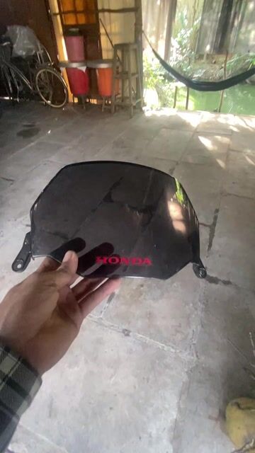 KÍNH CHẮN GIÓ SH Ý 2009. Mua bán Phụ tùng xe tại Huyện Cái Bè Tiền Giang được đăng bởi Nguyễn Trọng hình 1