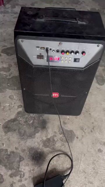 Loa kéo màu Đen. Mua bán Tivi, Âm thanh tại Quận Bình Tân Tp Hồ Chí Minh được đăng bởi Đỗ Thị Hợi hình 1