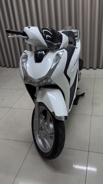 Honda SH 125 2022 Trắng 10000 km. Mua bán Xe máy tại Quận Thanh Khê Đà Nẵng được đăng bởi THẾ MẪN CHUYÊN XE LƯỚT CÓ BÁN TRẢ GÓP  hình 1