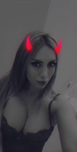 Model - April White joi