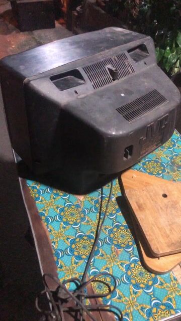 Tivi JVC AV-14MW. Mua bán Tivi, Âm thanh tại Quận 3 Tp Hồ Chí Minh được đăng bởi HoVaTen  Nghèo mua gì đt XinCamOn hình 1