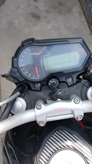 Benelli Tnt125 Đen đỏ 32000 km. Mua bán Xe máy tại Quận Bình Thuỷ Cần Thơ được đăng bởi Duy hình 1