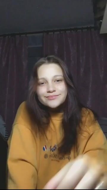 Model - Emily_Mills sex