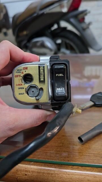 Thanh lý ổ khóa zin tháo xe Honda AirBlade 2015. Mua bán Phụ tùng xe tại Quận Gò Vấp Tp Hồ Chí Minh được đăng bởi Đậu Mạnh Cường hình 1