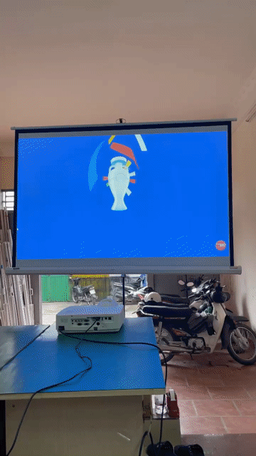 Máy chiếu  Mới 99% , tặng màn chiếu ,dây HDMI. Mua bán Đồ dùng văn phòng tại Quận Hoàng Mai Hà Nội được đăng bởi Bùi Thanh Trường hình 1