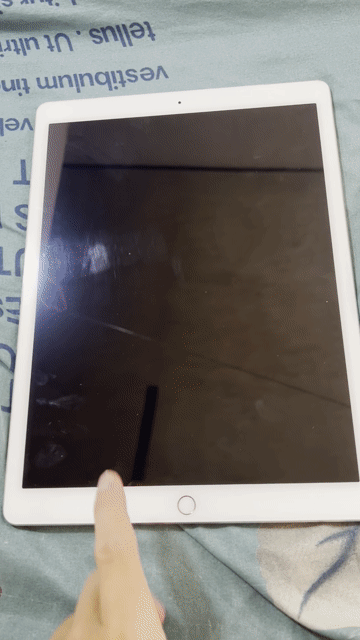 Apple iPad Pro 12.9 128GB Vàng. Mua bán Máy tính bảng tại Quận Liên Chiểu Đà Nẵng được đăng bởi NGUYỄN HUY hình 1