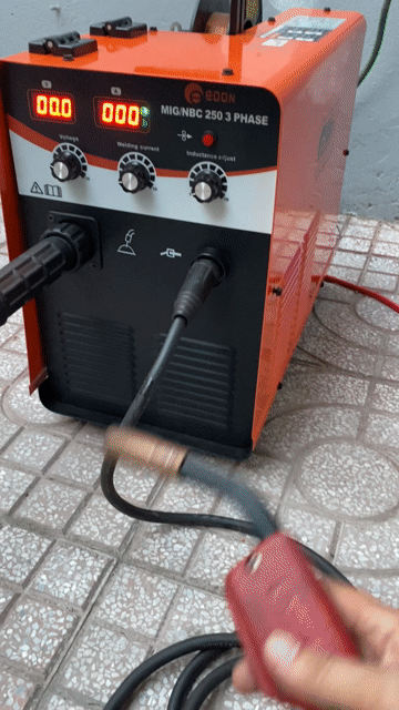 Máy hàn EDON MIG/NBC 250 3 PHASE đã qua sử dụng. Mua bán Đồ chuyên dụng, Giống nuôi trồng tại Quận Ninh Kiều Cần Thơ được đăng bởi Cơ Khí Hàn Cắt  hình 1