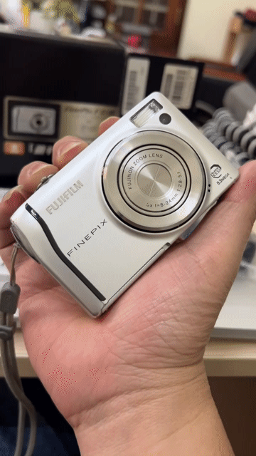 Máy ảnh Fujifilm FinePix F40 fd Bạc. Mua bán Máy ảnh, Máy quay tại Quận Cầu Giấy Hà Nội được đăng bởi Đỗ Kỷ hình 1