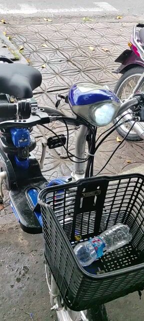 Xe đạp điện 4bình còn cầm. Mua bán Xe điện tại Quận Ninh Kiều Cần Thơ được đăng bởi thảo hình 1