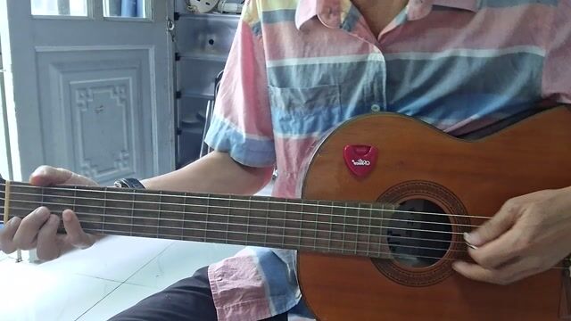 Đàn guitar gỗ Nhật Bản Nâu. Mua bán Nhạc cụ tại Huyện Nhà Bè Tp Hồ Chí Minh được đăng bởi Khang Minh hình 1