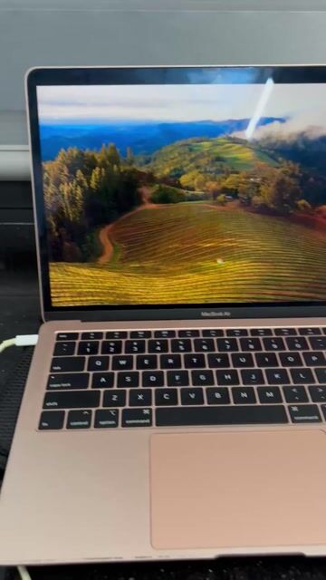 Apple MacBook Air 13.3 inch Vàng hồng 250GB. Mua bán Laptop tại Quận Tân Bình Tp Hồ Chí Minh được đăng bởi Đỗ Lan hình 1