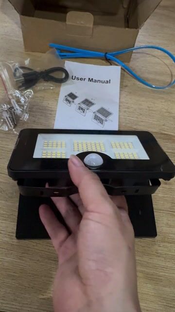 Led năng lượng mặt trời + sạc typeC. Mua bán Đèn tại Thành phố Thủ Dầu Một Bình Dương được đăng bởi Tịnh Nghi hình 1