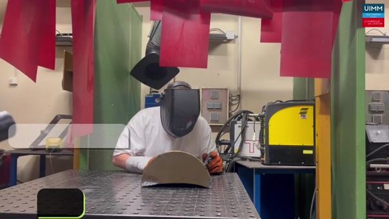 Du banc scolaire à la machine