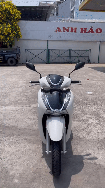 Honda SH 350i 2023 Trắng. Mua bán Xe máy tại Quận Bình Thạnh Tp Hồ Chí Minh được đăng bởi văn vũ hình 1