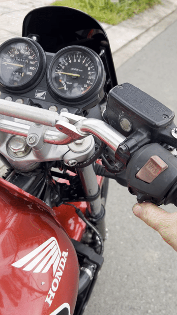 Honda CB400 Đỏ trắng. Mua bán Xe máy tại Huyện Long Thành Đồng Nai được đăng bởi Trương Nhơn hình 1