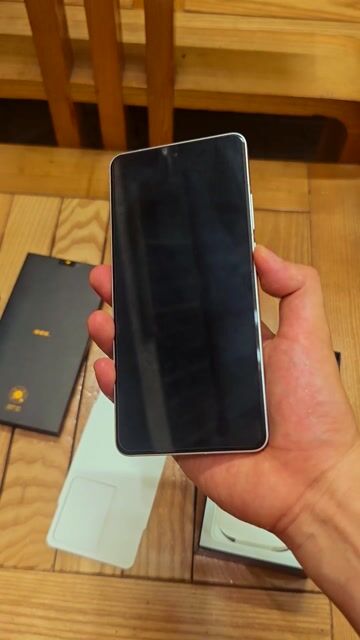 Realme GT6 256GB Trắng Đã sử dụng. Mua bán Điện thoại tại Quận Cầu Giấy Hà Nội được đăng bởi Lê An hình 1