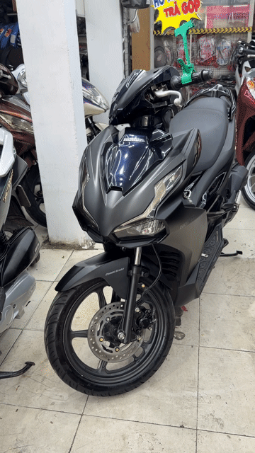 Honda Air Blade 125cc 4VAL 2023 Đen nhám 16.000 km. Mua bán Xe máy tại Quận Bình Thạnh Tp Hồ Chí Minh được đăng bởi Chương Decal hình 1