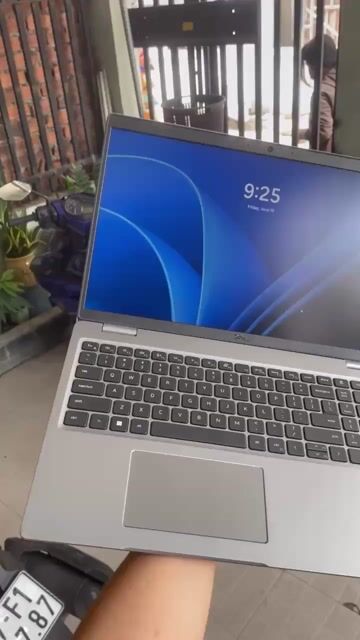 Dell Latitude 5530 Màu Bạc . Mua bán Laptop tại Quận 7 Tp Hồ Chí Minh được đăng bởi Nguyen Ngo Hoang Tu hình 1