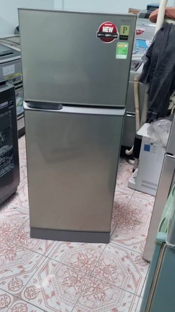 Thanh lý tủ lạnh Sharp 196L chạy tốt có ship