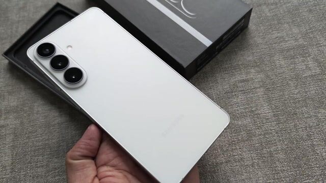 Samsung S26 Plus 256GB Trắng Mới kích SSVN Fullbox. Mua bán Điện thoại tại Quận 3 Tp Hồ Chí Minh được đăng bởi Minh Phạm hình 1