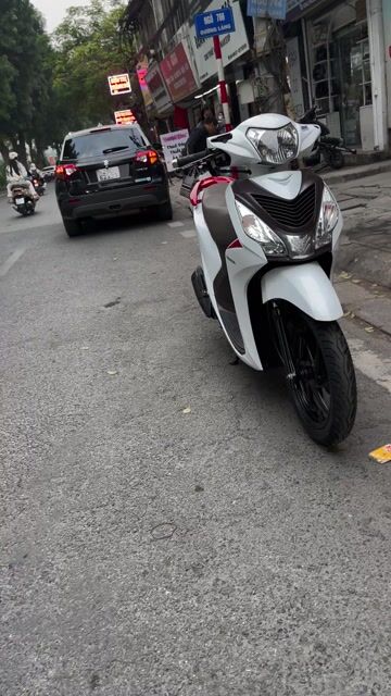 vision trắng SPORT. Mua bán Xe máy tại Quận Đống Đa Hà Nội được đăng bởi Hà hình 1