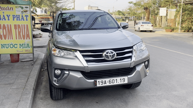 Toyota Fortuner Bạc 7 chỗ. Mua bán Ô tô tại Thành phố Biên Hòa Đồng Nai được đăng bởi mr ninh hình 1